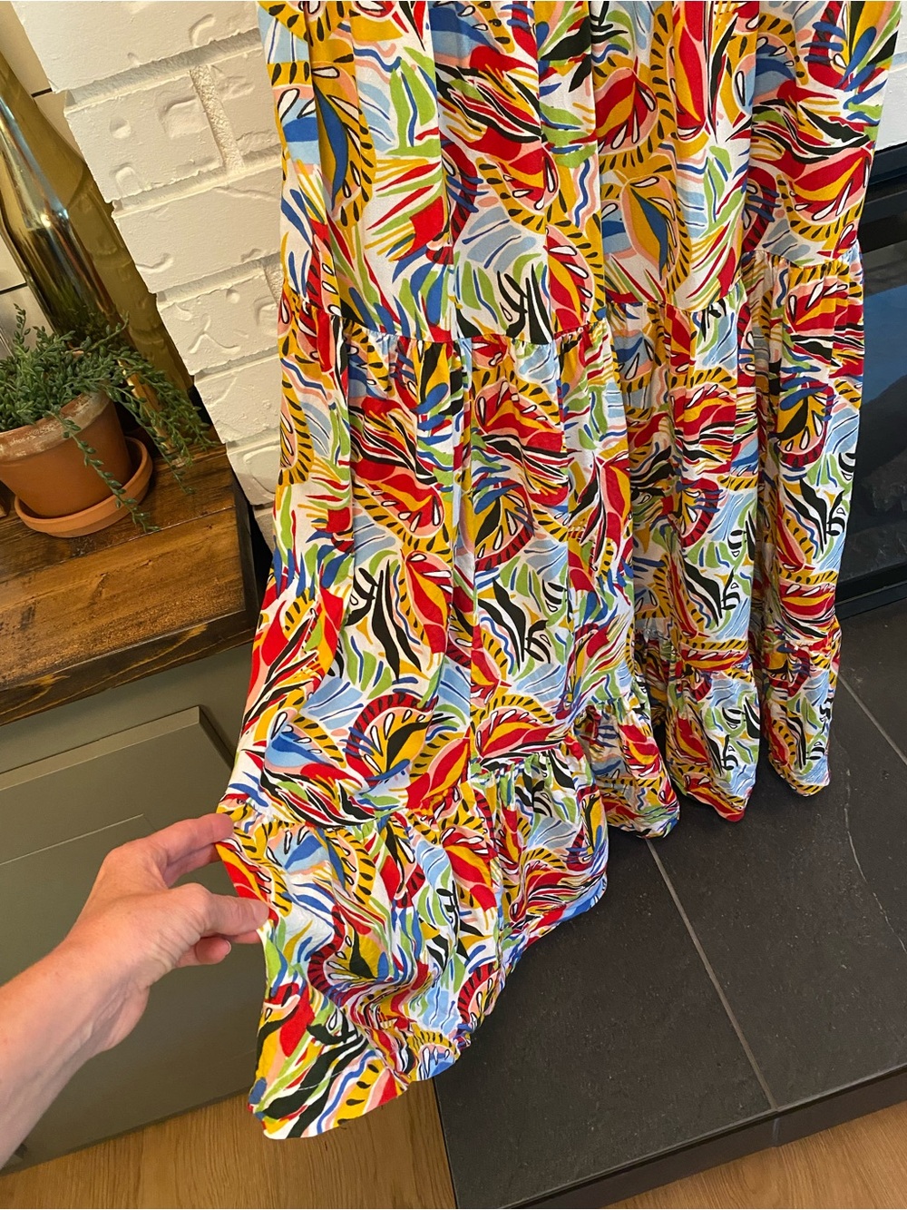 DD77 Tropical Print Smocked Tiered Pockets Maxi Dress Size Large Boho Resort - Picture 6 of 12